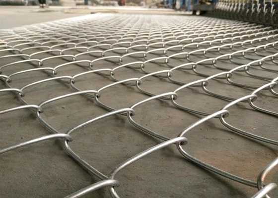 스포츠 분야를 위한 뜨거운 담궈진 직류 전기를 통한 체인 연결 담 메시 2.0-4.8mm