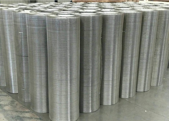 직류 전기를 통한 용접된 철망사 Rolls 3/8&quot; x 3/8&quot; 오프닝 건축 둘레 담