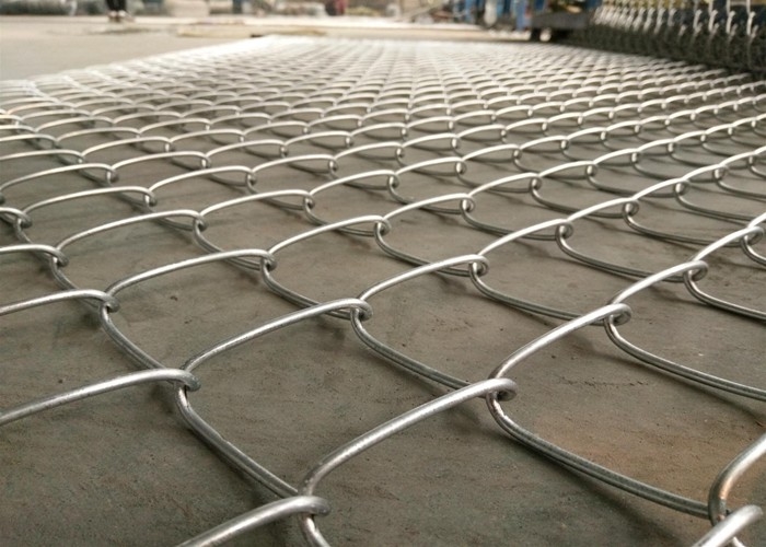 스포츠 분야를 위한 뜨거운 담궈진 직류 전기를 통한 체인 연결 담 메시 2.0-4.8mm